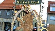 Das Wirtshaus-Schild des "Bären" existiert noch.
