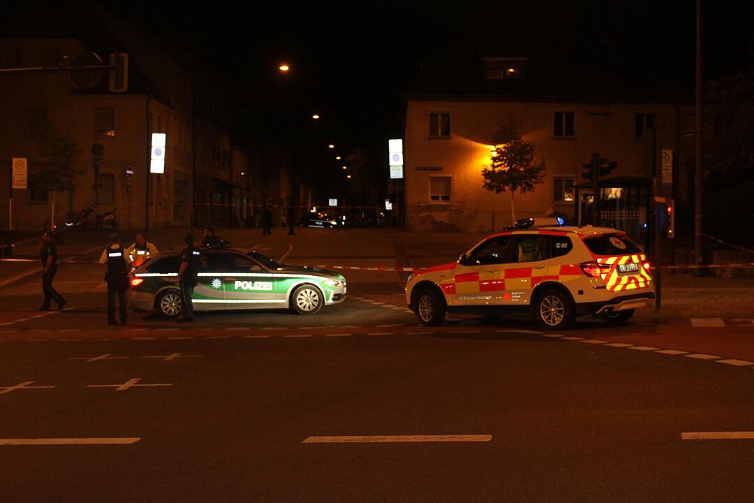 Polizeieinsatz mitten in der Nacht: Verdächtiger Gegenstand in Erlangen gefunden