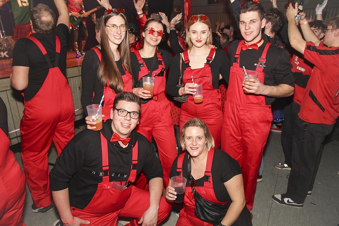 Faschingsparty vom Feinsten in der Stadthalle Stadtsteinach.