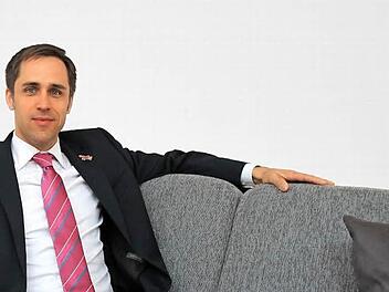 Oliver Föst ist einer der beiden Geschäftsführer von Opti Wohnwelt, einem mittelständischen Möbelunternehmen mit mittlerweile 624 Mitarbeitern. Foto: Heike Beudert