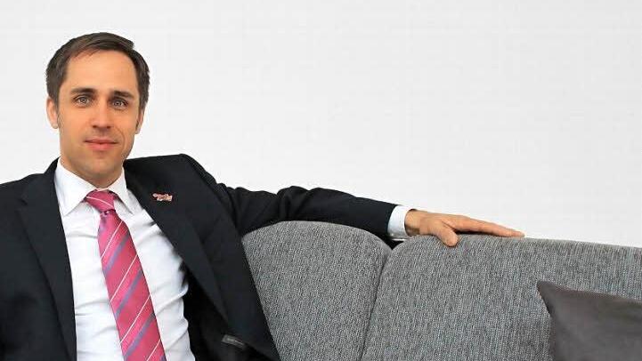 Oliver Föst ist einer der beiden Geschäftsführer von Opti Wohnwelt, einem mittelständischen Möbelunternehmen mit mittlerweile 624 Mitarbeitern. Foto: Heike Beudert