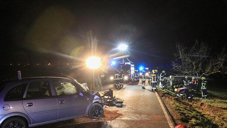 Bei Grettstadt kam es am Dienstagnachmittag zu einem schweren Unfall mit Traktor. Foto: NEWS5 / Merzbach