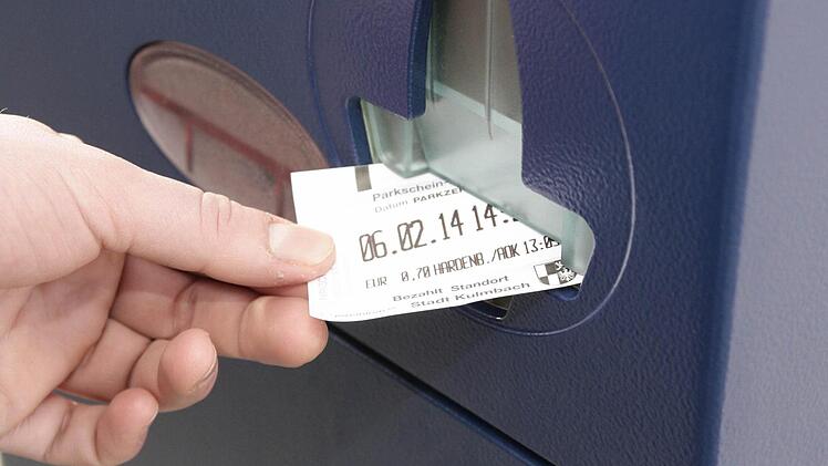 Künftig kann beim Parken auf allen gebührenpflichtigen Stellplätzen ein Parkschein genutzt werden - egal, an welchem Automaten er gelöst wurde. Foto: Katrin Geyer