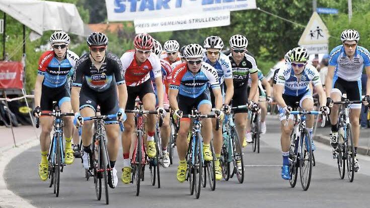 Start zum Eliterennen über 70 Runden. Fotos: sportpress