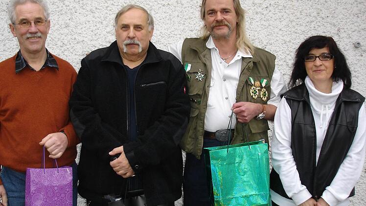 Die Sieger des Weihnachtsschießens der Kissinger Schützen: (von links): Alfred Meisner, Manfred Früchel, Ralf Habel und Inge Geiberger. Foto: Angela Wachenbrönner