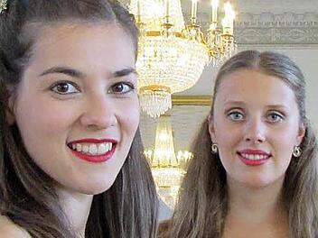 Julia Leser und Jana Rosenberger geben am Samstag, 17. Dezember, ein Konzert in der Musikakademie Hammelburg.  Foto: Adika Rahman