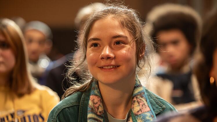 Trine (Hannah Schiller) ist eigentlich Bens beste Freundin. Jedoch verhält er sich merkwürdig, seit er die ominösen Pillen zu sich nimmt. Steht die Freundschaft der beiden auf dem Spiel?
