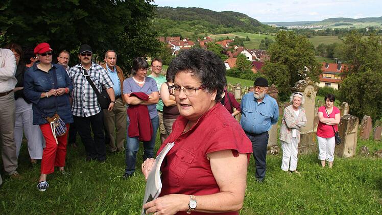 Kreisheimatpflegerin Cornelia Mence