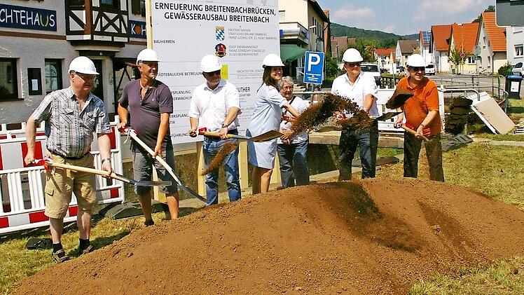 Vor einer Woche wurde am Breitenbach geschaufelt. Seither ist Pause.  Foto: Stadt Ebermannstadt