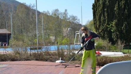 Die Saisonvorbereitung im Freibad in Ebermannstadt l&auml;uft. Foto: Stadtwerke