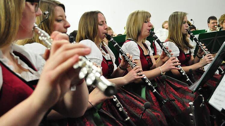 Taktsicher wie ein Uhrwerk: das Klarinetten- und Flötenregister der Blaskapelle Hofstetten Foto: Simon Albrecht