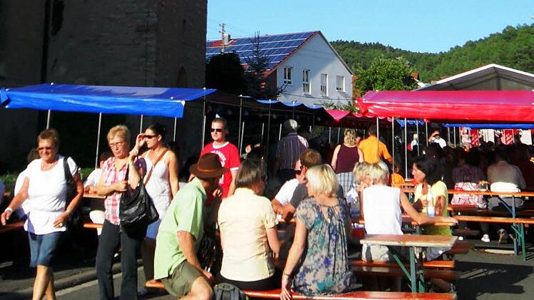 Das Weinfest findet immer großen Zuspruch. Foto: Musikverein Feuerthal