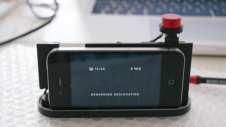 Das Smartphone ist das Herz von Philipp Schmitts Kamera.