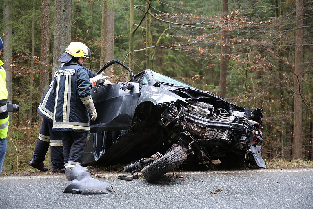 Tödlicher Unfall auf B85