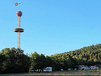 Besucher m&uuml;ssen per Hubschrauber von Aussichtsplattform geholt werden