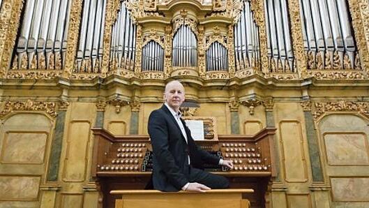 Gerd Schaller an der Hauptorgel der ehemaligen Abteikirche in Ebrach