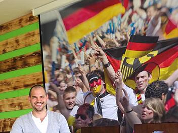Dominik Wohlfeil will brasilianische WM-Atmosphäre in die Au holen. Fotomontage: Benedikt Borst/Tanja Friedrich