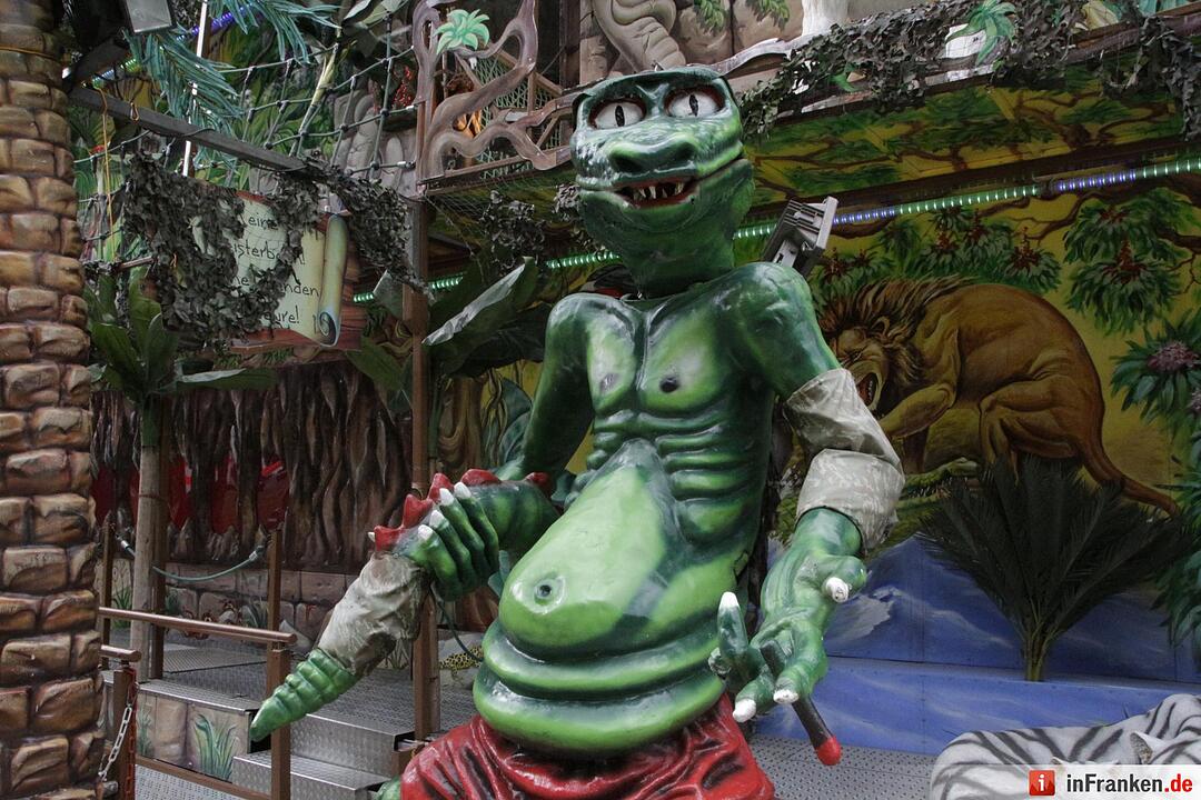 Das Amazonas ist ein Laufgeschäft für die ganze Familie und punktet mit Wasserelementen. Dschungelfeeling kommt auch auf, wenn die Besucher auf der untersten Ebene angekommen sind. Dort warten lebende Tiere auf Klein und Groß.