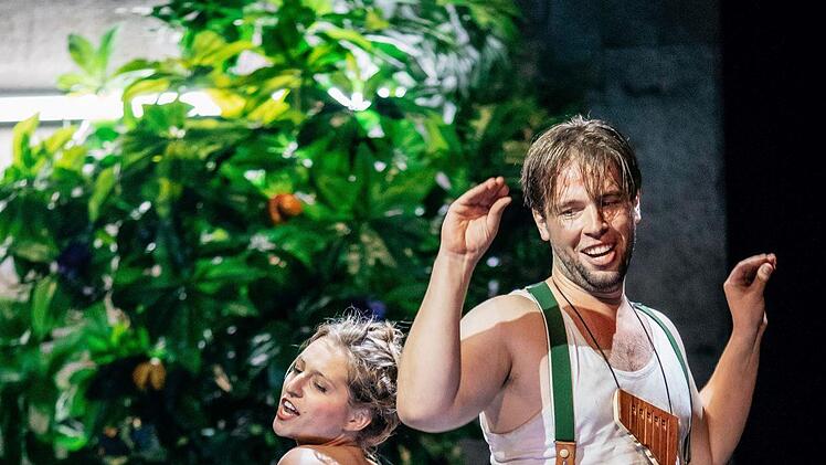 "Die Zauberflöte": Philipp Westerbarkeis Neuinszenierung von Mozarts Oper eröffnete die Spielzeit 2018/2019 am Landestheater Coburg.Foto: Sebastian Buff