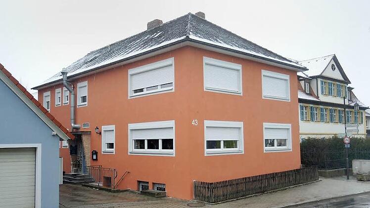 Könnte bald von der neuen kommunalen Firma gemanagt werden: das gemeindliche Anwesen in der Hauptstraße 34. Foto:  privat