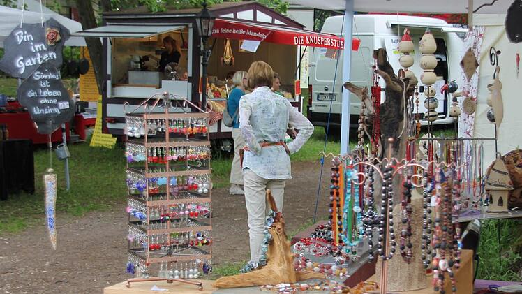 Bin im Garten - das darf sprichwörtlich genommen werden.