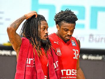 Nach dem Viertelfinal-Aus war für Paris Lee (l.) und Retin Obasohan Schluss in Bamberg. Foto: Daniel Löb