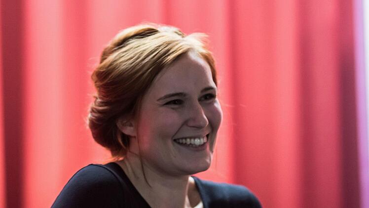 Reichlich Beifall gab es für den Ella-Fitzgerald-Abend, den Laura Mann und Florian Berndt im Foyer des neuen Coburger Wohnbau-Domizils gestalteten.Jochen Berger