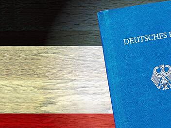 Solche und ähnliche Dokumente kursieren in der Reichsbürgerszene. Symboldbild