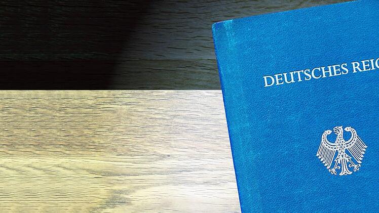 Solche und ähnliche Dokumente kursieren in der Reichsbürgerszene. Symboldbild