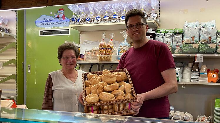 Zirndorf: Bäckerei Beck droht nach 69 Jahren Schließung - obwohl Kunden Schlange stehen