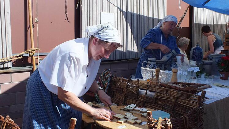 Monika Schneider (links) und Annemarie Leuschner (rechts)