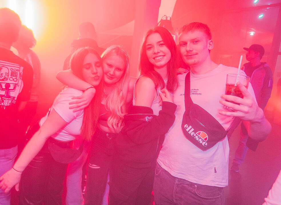 Nach dem einschlagenden Erfolg der ersten Kufa Club Night wurde ausgelassen die 2. Auflage gefeiert.