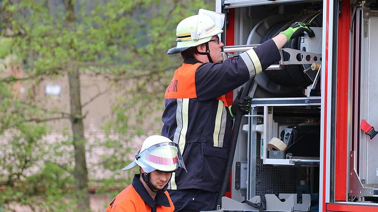Erstmals haben die Freiwilligen Feuerwehren aus Wildflecken und Oberbach gemeinsam die Leistungsprüfung "Technische Hilfeleistung" abgelegt. Sebastian Schmitt