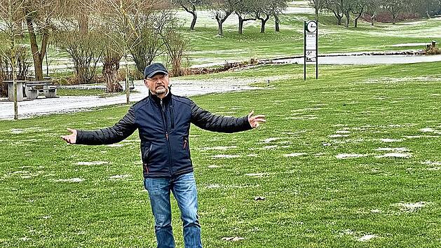 Der Vorsitzende des Coburger Golfclubs, Andreas H&ouml;llein, ist ma&szlig;los entt&auml;uscht, weil die 18-Loch-Anlage in Tambach wegen der Corona-Auflagen geschlossen werden musste.