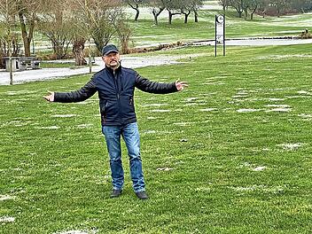 Der Vorsitzende des Coburger Golfclubs, Andreas Höllein, ist maßlos enttäuscht, weil die 18-Loch-Anlage in Tambach wegen der Corona-Auflagen geschlossen werden musste.