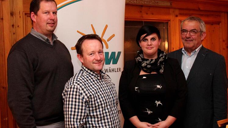 Günter Münch, Hans Kuhn und Elien Geier sind Günter Brehms (v. l.) neue Stellvertreter. Foto: Johanna Blum