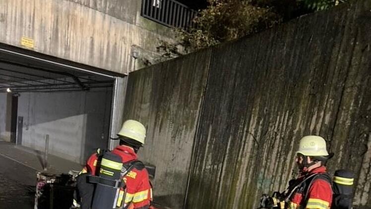 Würzburg: Feuerwehr rückte zu starker Rauchentwicklung in Tiefgarage aus - das war der Grund