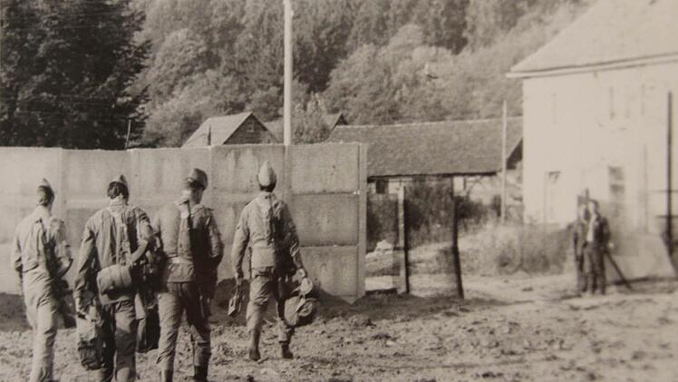 Die Bewacher der Grenze bei Heinersdorf  Foto: Archiv Heinlein