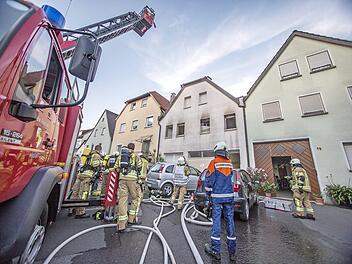 Die Haßfurter Feuerwehr bei einem Brandeinsatz am Tränkberg, Juli 2017. Foto: René Rupprecht/Archiv
