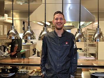 Hat gut lachen: Küchenchef Steffen Szabo ist für das Volkacher Restaurant "Weinstock" mit einem Michelin-Stern ausgezeichnet worden. Foto: Privat: