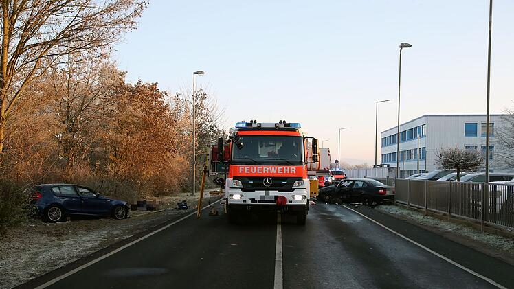 In Aschaffenburg endete ein Verkehrsunfall f&uuml;r eine 60-j&auml;hrige Autofahrerin t&ouml;dlich.