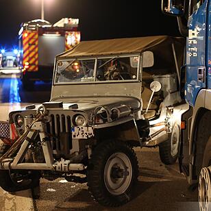 Tödlicher Unfall bei Altdorf: Lkw kracht auf Oldtimer-Jeep