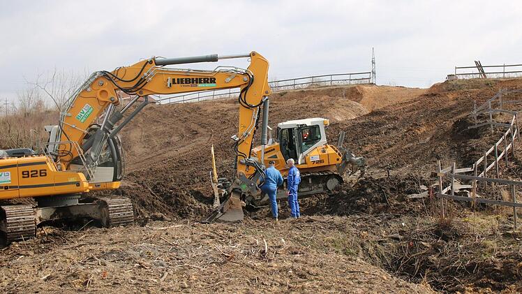 Hier wird die neue Strecke beim Melkendorfer Friedhof gebaut. Foto: Stephan Tiroch