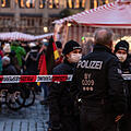 Mehrere hundert Querdenker auf dem Nürnberger Hauptmarkt