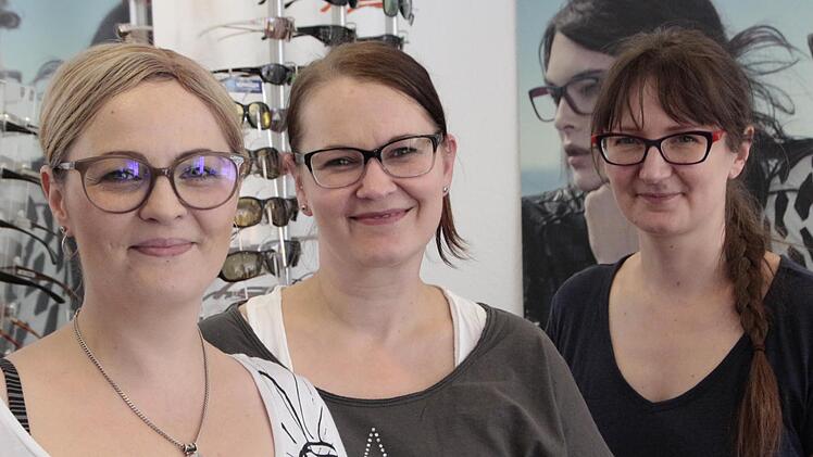 Sympathische und kompetente Beratung zu jeder Zeit wird bei Optik Röhlich angeboten.