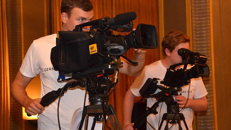 Kameras zeichneten von allen Seiten das Geschehen auf. Foto: Peter Rauch