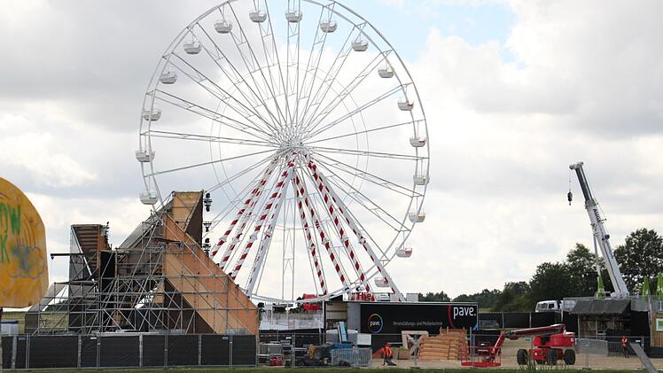 Herzogenaurach: Mann (31) stürzt aus Riesenrad und stirbt - TÜV-Mitarbeiter kommt mit Bewährungsstrafe davon