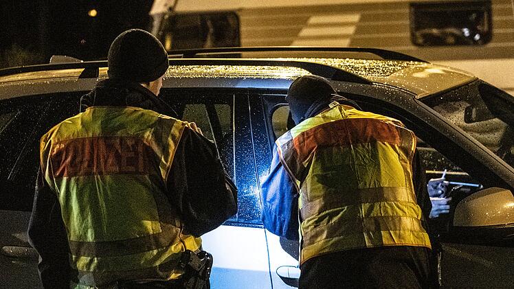 Karfreitags-Kontrollen wegen geplantem Treffen der Autoposer-Szene in Bayern