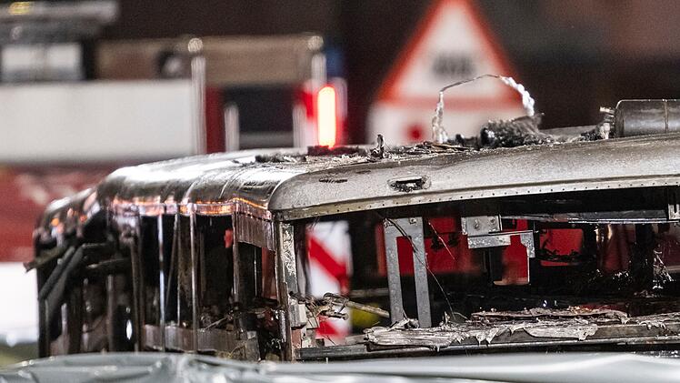 Linienbus ausgebrannt - Tote und Verletzte in der Schweiz