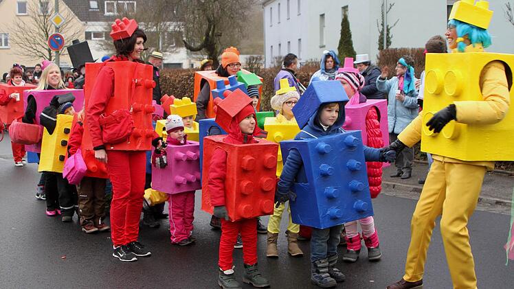Die Kids aus dem Kindergarten Limbach kamen als "Lego-Bausteine".  Foto: Günther Geiling